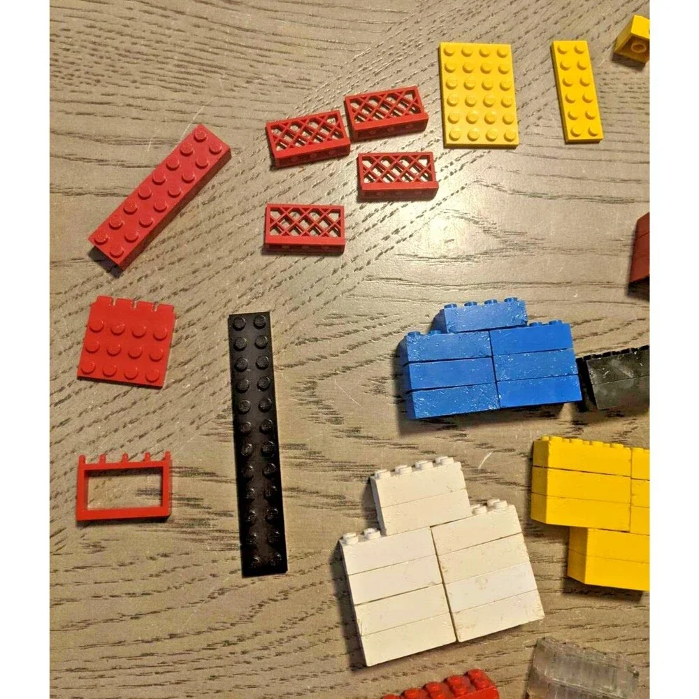 Lot Of 120 Vintage LEGOS BLOCKS  Including Vehicle Roof Hinge, etc
